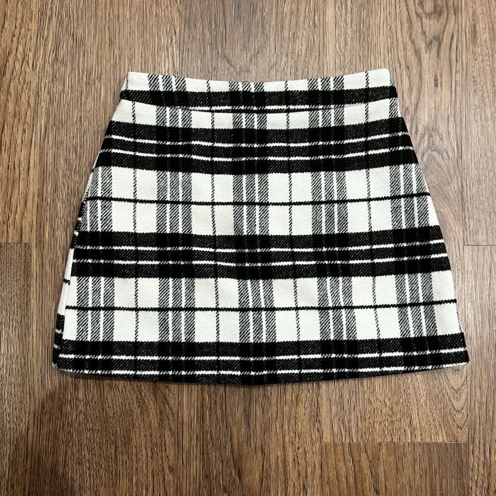 Forever 21 Mini Skirt Women’s Plaid Black White Wool Blend Size S - Picture 2 of 6